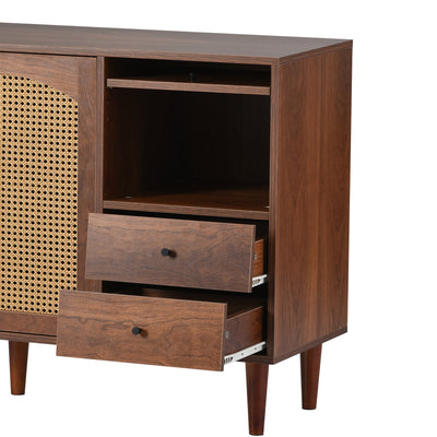 Buffet Style Ferme Moderne en Bois avec Portes en Rotin, Design Irrégulier et Étagères Ajustables (130x40x75.5cm) SCRENKU