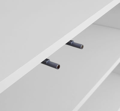 Meuble TV Blanc Élégant et Fonctionnel avec Portes Push-to-Open et Étagères Réglables AEKRON