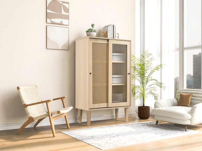 Buffet Haut Moderne en Chêne avec Portes Coulissantes en Verre et Rotin PE BAMPHUDS
