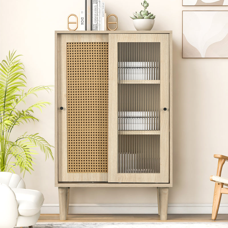 Buffet Haut Moderne en Chêne avec Portes Coulissantes en Verre et Rotin PE BAMPHUDS