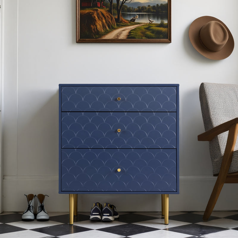 Commode à Tiroirs Bleu Marine avec Motif Écaille de Poisson, Pieds Champagne et Angles Arrondis (H89xL75xP40cm) KAUGZUN