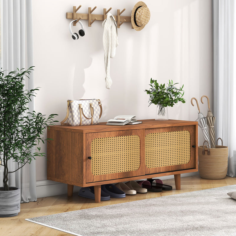 Meuble à Chaussures / Buffet en Noyer Moderne avec Portes en Rotin, Étagères Réglables et Pieds surélevés (104x40x48cm) KHAKNELS