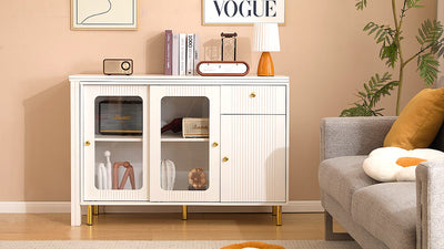 Buffet Extensible Multifonctionnel Blanc avec Plateau Rotatif, Portes Coulissantes en Verre et Pieds Dorés KHUKAET