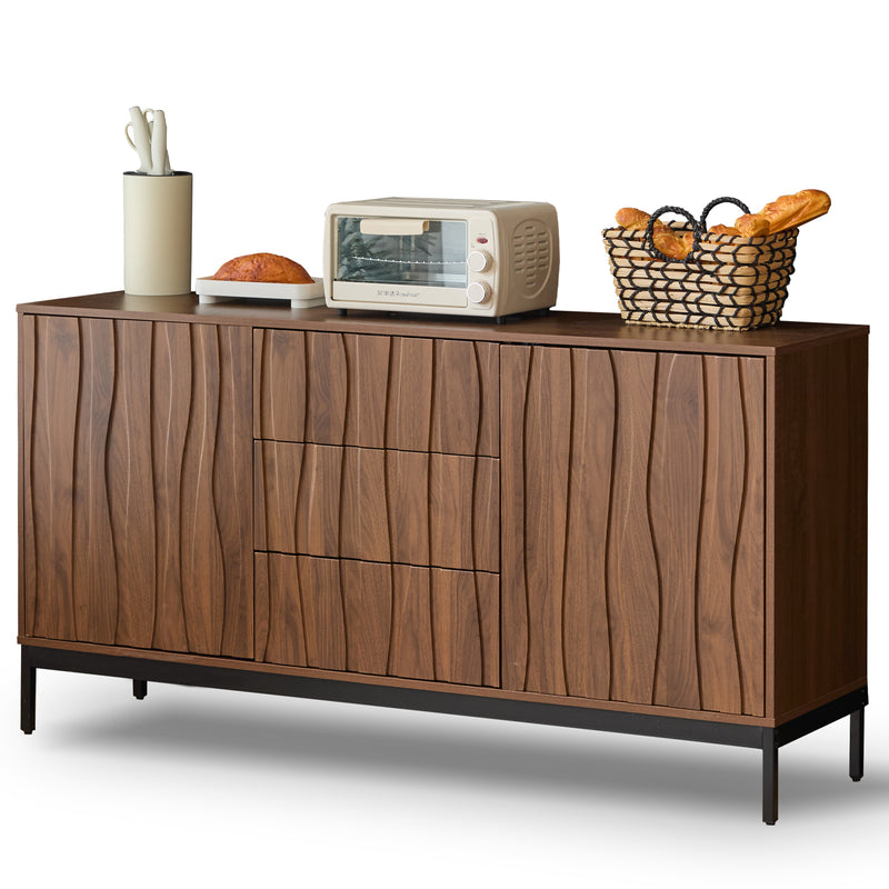 Buffet / Armoire de Rangement Mid-Century Moderne Effet Chêne Foncé avec 3 Tiroirs, Portes à Fentes et Pieds Métalliques Noirs (150x40x80cm) NAKIX