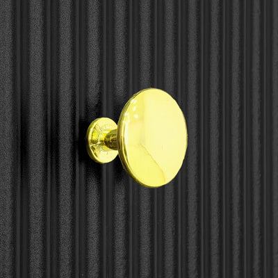 Commode Noire Élégante à 5 Tiroirs avec Surfaces Texturées et Poignées Dorées THRUZETS