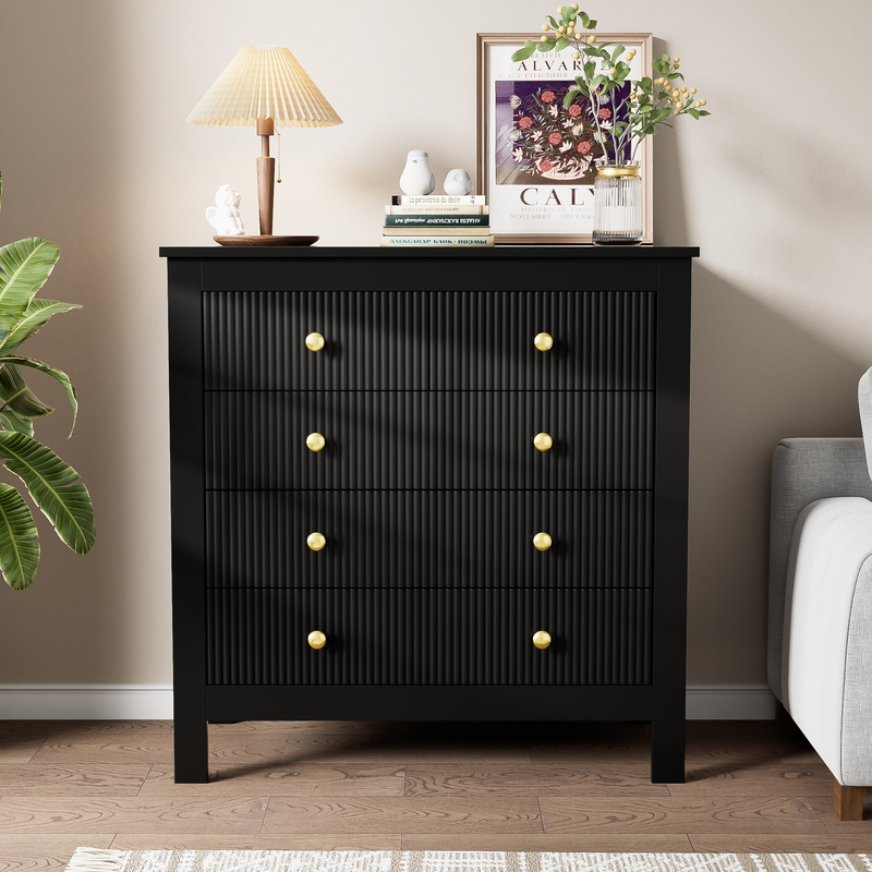 Commode Noire Élégante à 5 Tiroirs avec Surfaces Texturées et Poignées Dorées THRUZETS