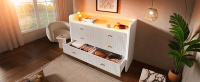 Buffet Blanc Ondulé Moderne avec Éclairage LED Multicolore et 6 Tiroirs Spacieux TRAGVAX