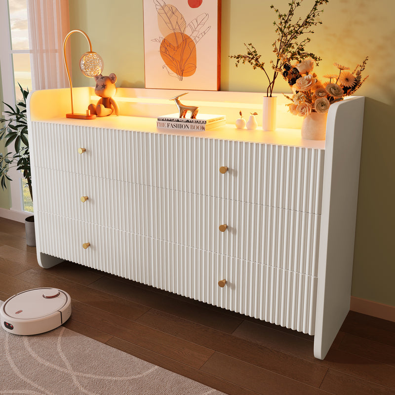 Buffet Blanc Ondulé Moderne avec Éclairage LED Multicolore et 6 Tiroirs Spacieux TRAGVAX
