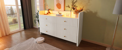 Buffet Blanc Ondulé Moderne avec Éclairage LED Multicolore et 6 Tiroirs Spacieux TRAGVAX