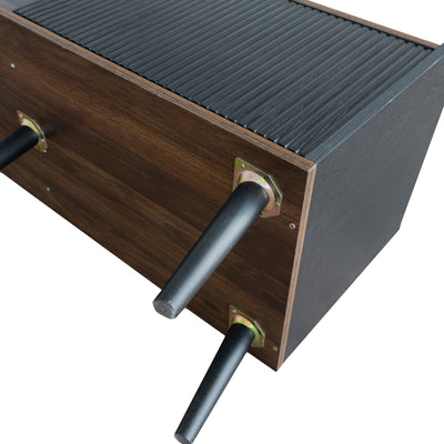 Meuble TV Moderne Noir et Bois avec Portes Coulissantes Rainurées et Rangement Optimisé UNGRUDS