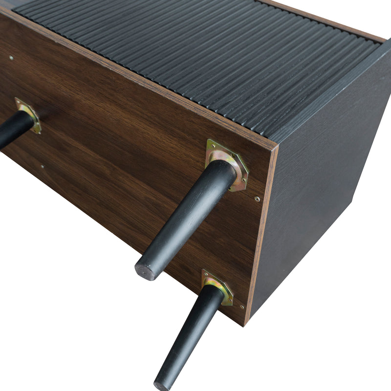 Meuble TV Moderne Noir et Bois avec Portes Coulissantes Rainurées et Rangement Optimisé UNGRUDS