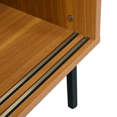 Buffet Contemporain Noyer avec Portes Coulissantes en Rotin et Rangement Polyvalent VISIENS