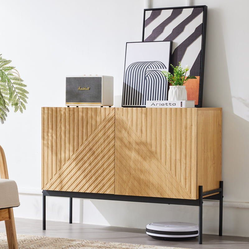 Commode/Buffet Moderne Naturel avec Étagère Réglable et Structure Métallique Robuste VAIKNELS