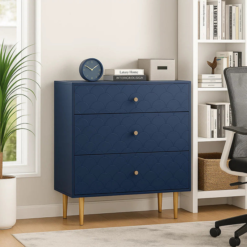 Commode à Tiroirs Bleu Marine avec Motif Écaille de Poisson, Pieds Champagne et Angles Arrondis (H89xL75xP40cm) KAUGZUN