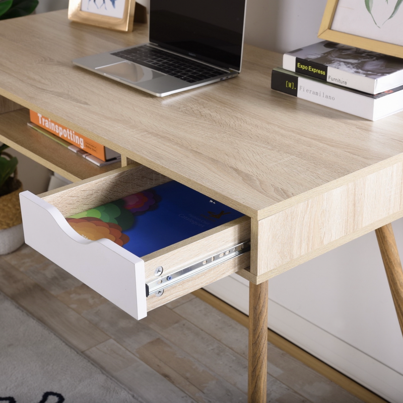 BOSUT - Scandinavian wood desk