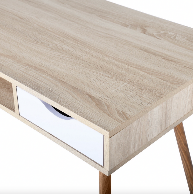 BOSUT - Scandinavian wood desk