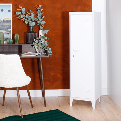 COUNCILBLUFFS - Metal cabinet with lock